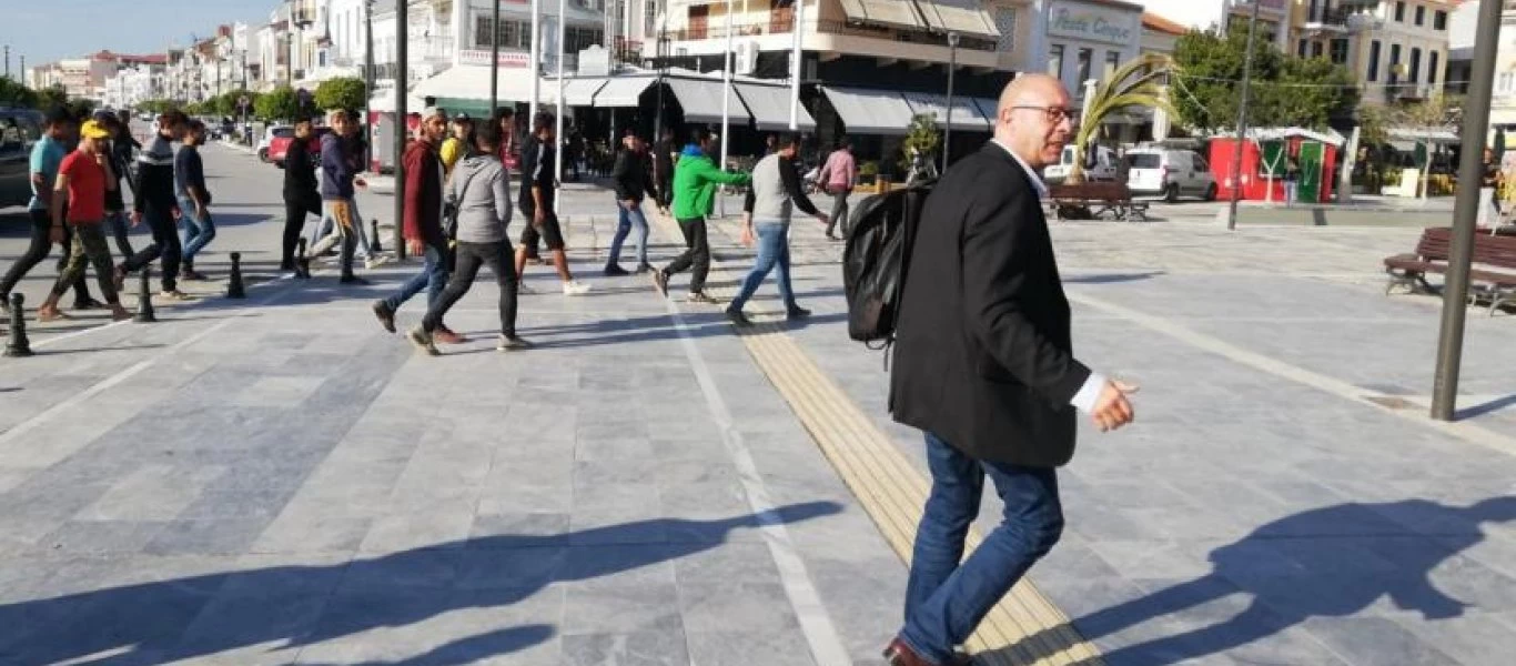 Ο δήμαρχος Αν.Σάμου εκλιπαρεί τους παράνομους αλλοδαπούς να φύγουν από τον τόπο του: «Go! Go now!» 